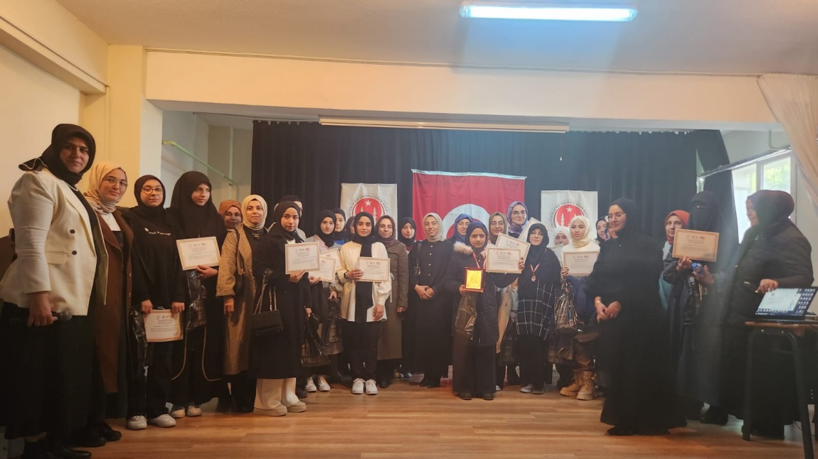 Genç Nida Kur'an-ı Kerim'i Güzel Okuma Yarışması Okulumuzda Yapıldı