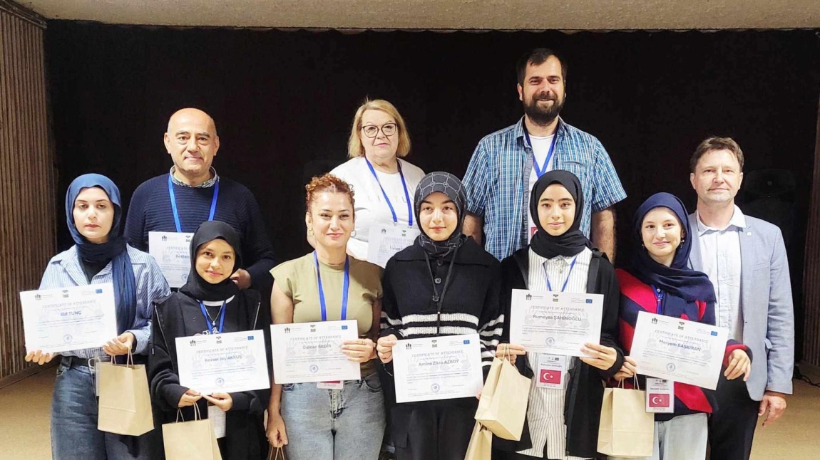 İskenderun Kız Anadolu İmam Hatip Lisesi Öğrencileri Litvanya’da Demokrasi İçin Buluştu